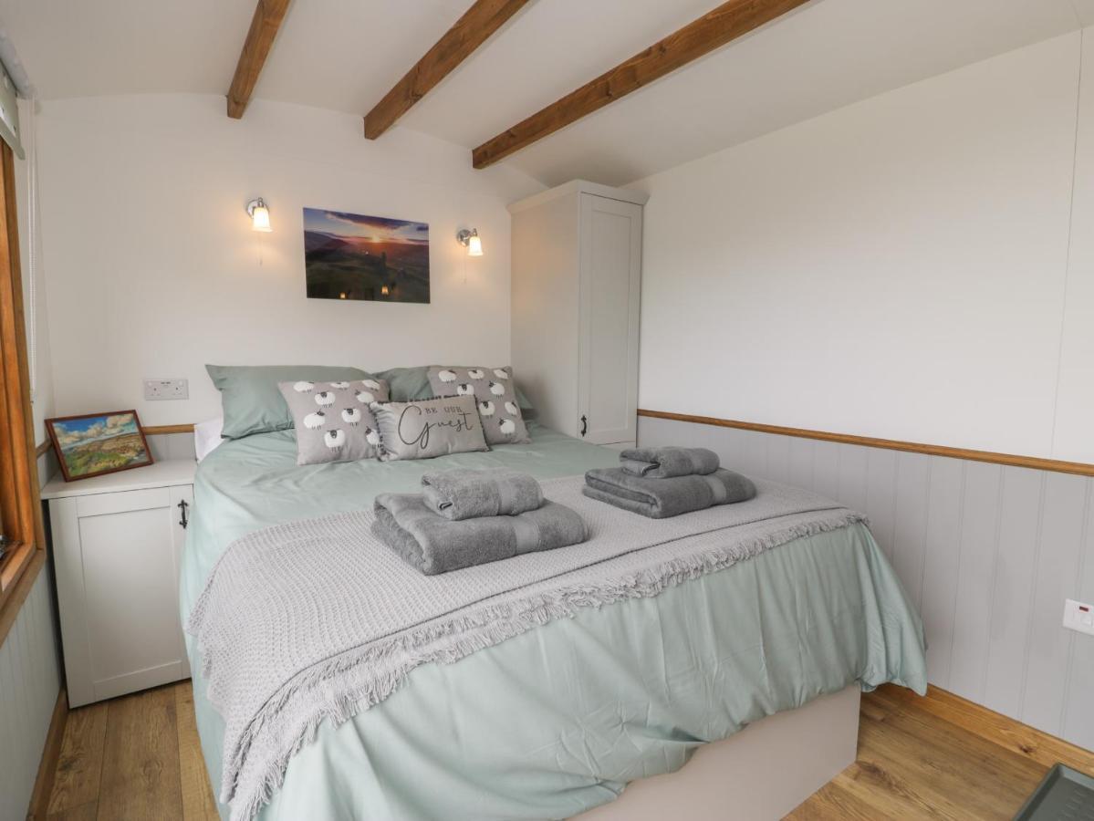 Tan Y Castell Shepherds Hut 兰戈伦 外观 照片